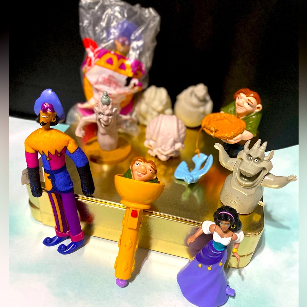 DISNEY VINTAGE 90s HUNCHBACK OF NOTRE DAME McDONALDS & BURGER KING TOY BUNDLE 10